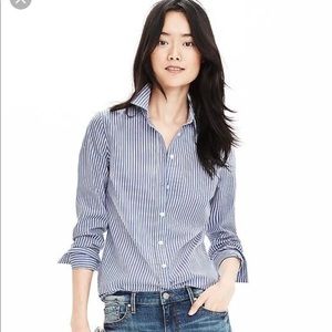 Banana Republic Riley Button Down- white stripe